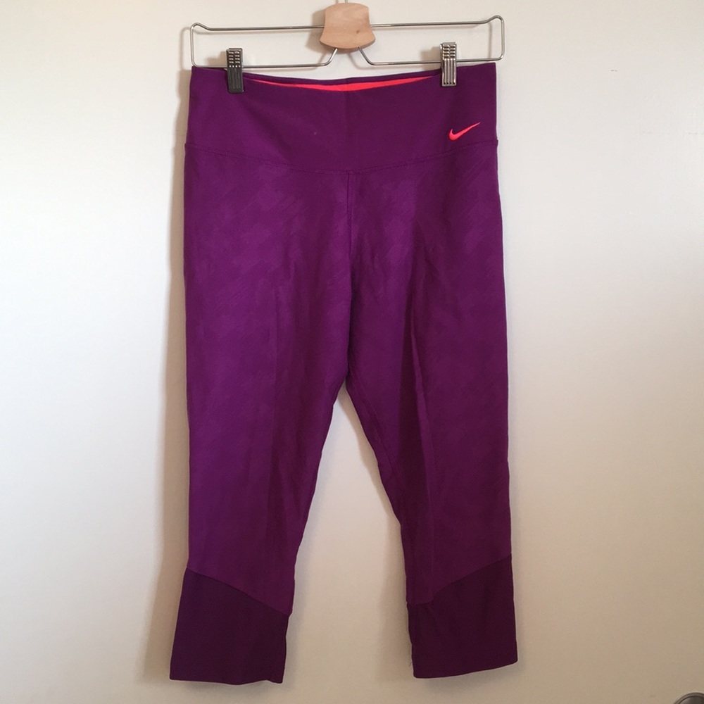 NIKE pattern Capri leggings